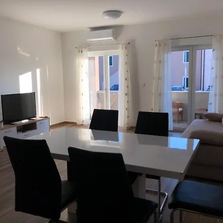Dona Apartment