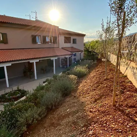 Dona Apartment Cres