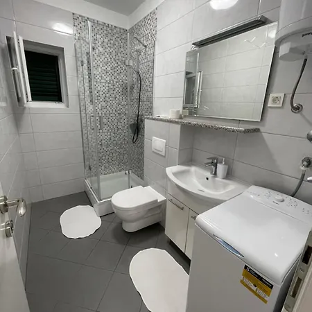 Dona Apartman *