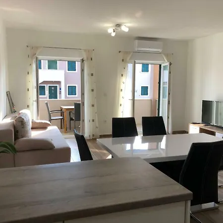 Dona Apartment