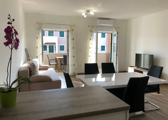 Dona Apartament